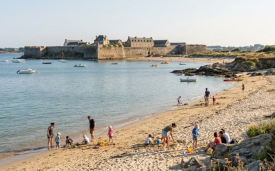 Plage Gâvres : Baignade, Kitesurf et Coins Secrets